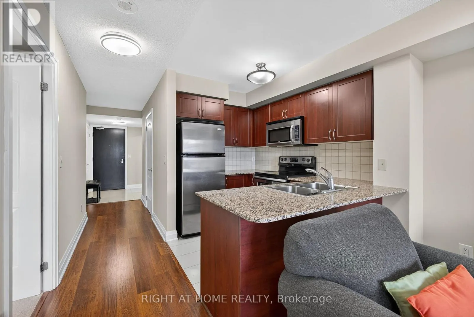 803 - 20 NORTH PARK ROAD