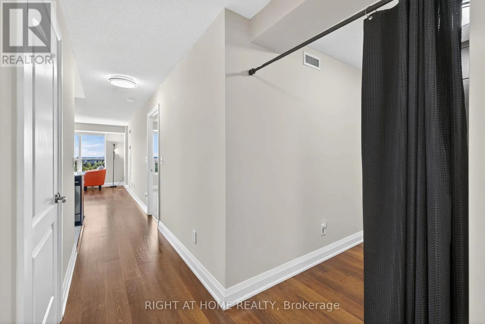 803 - 20 NORTH PARK ROAD