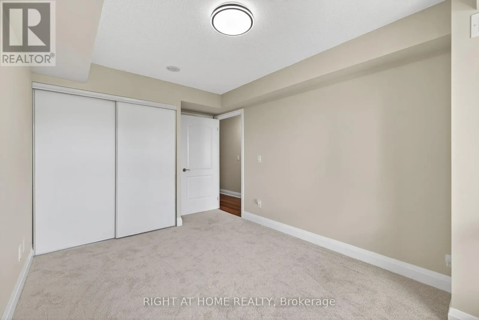 803 - 20 NORTH PARK ROAD