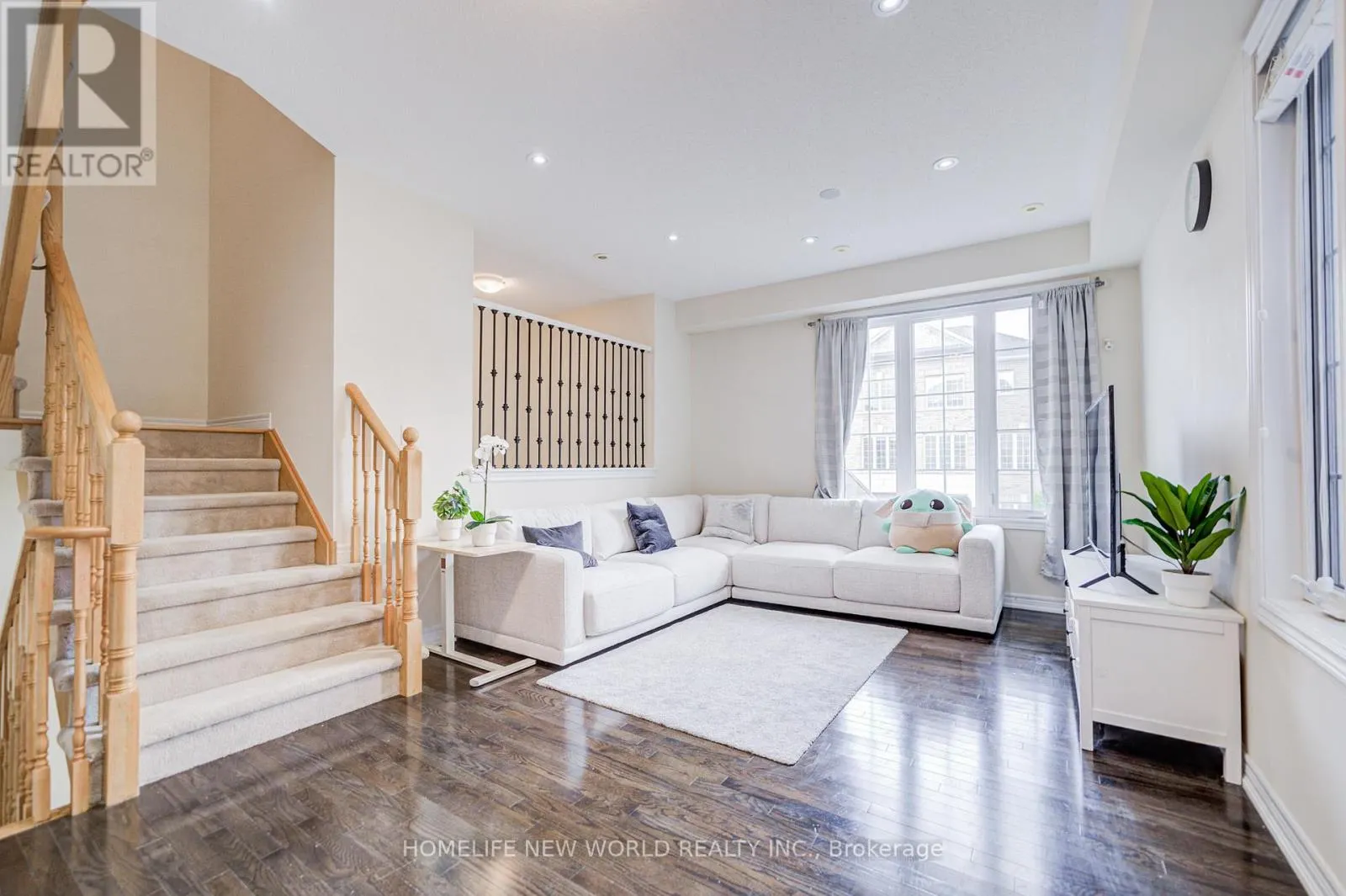 14 HIGHBURY COURT