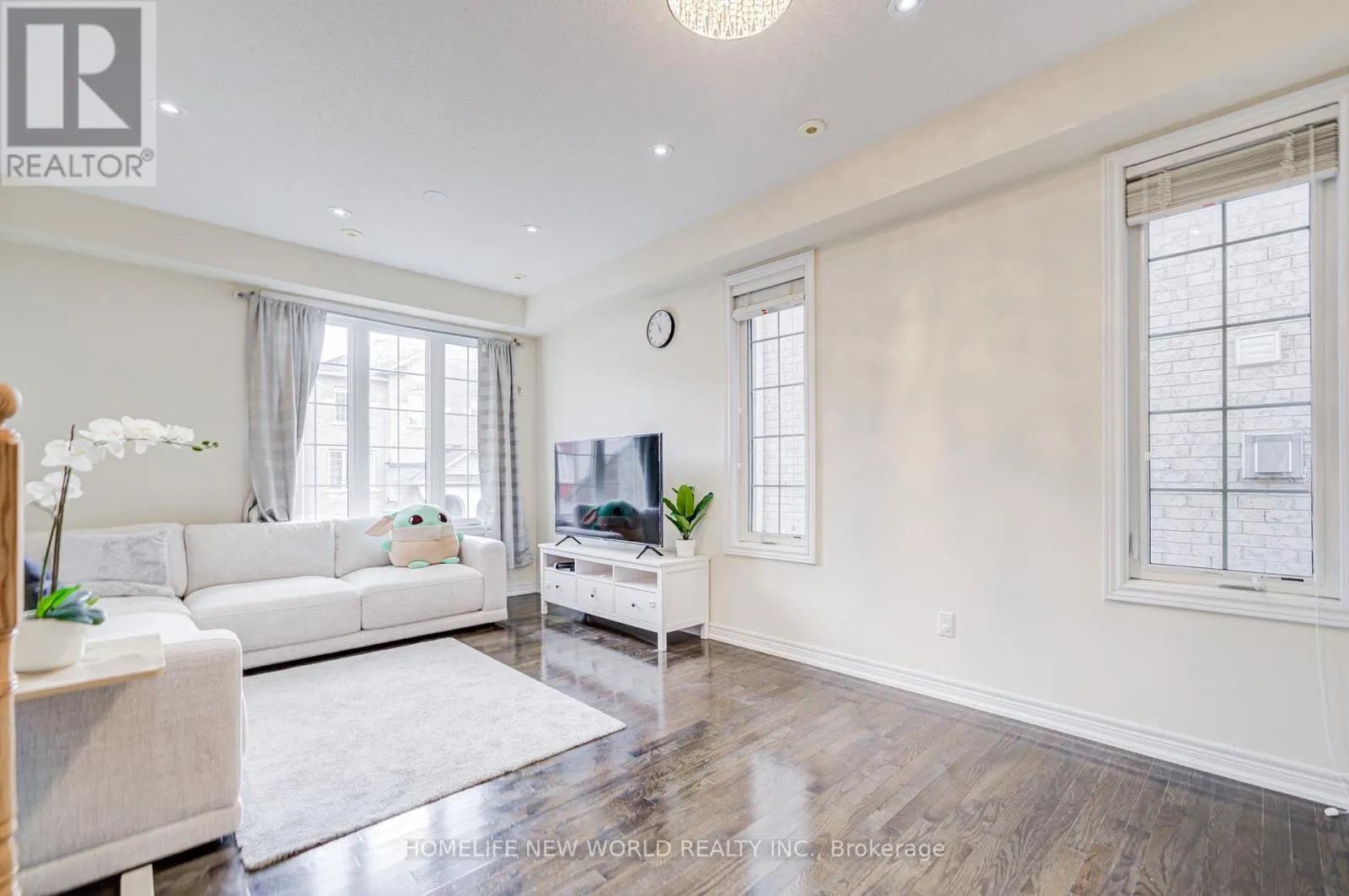 14 HIGHBURY COURT