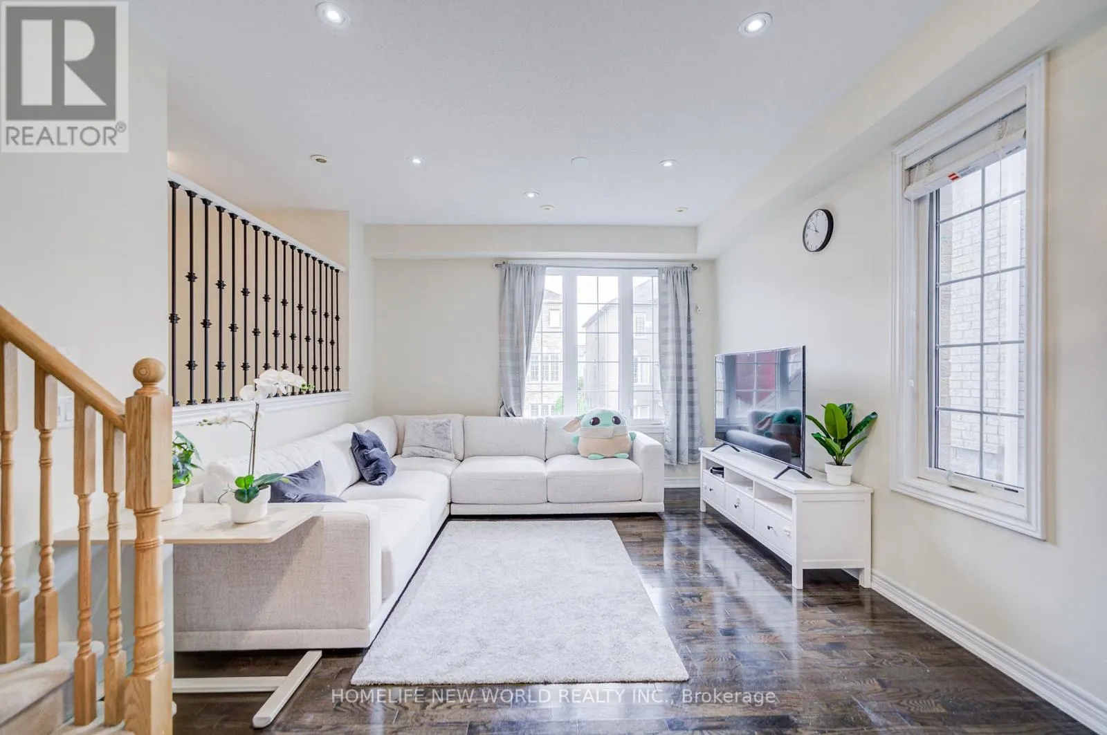 14 HIGHBURY COURT