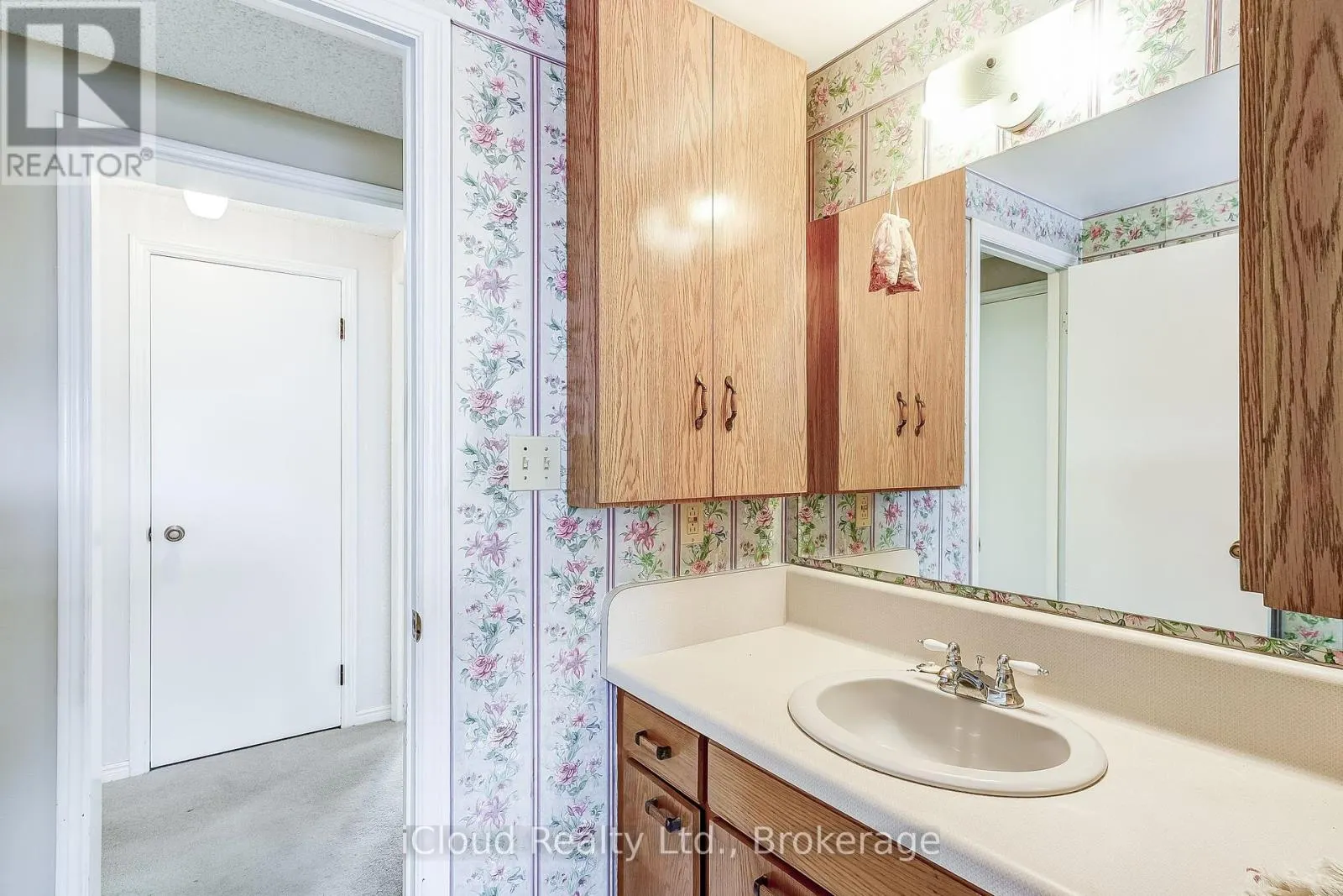 2 BALSAM CT COURT S