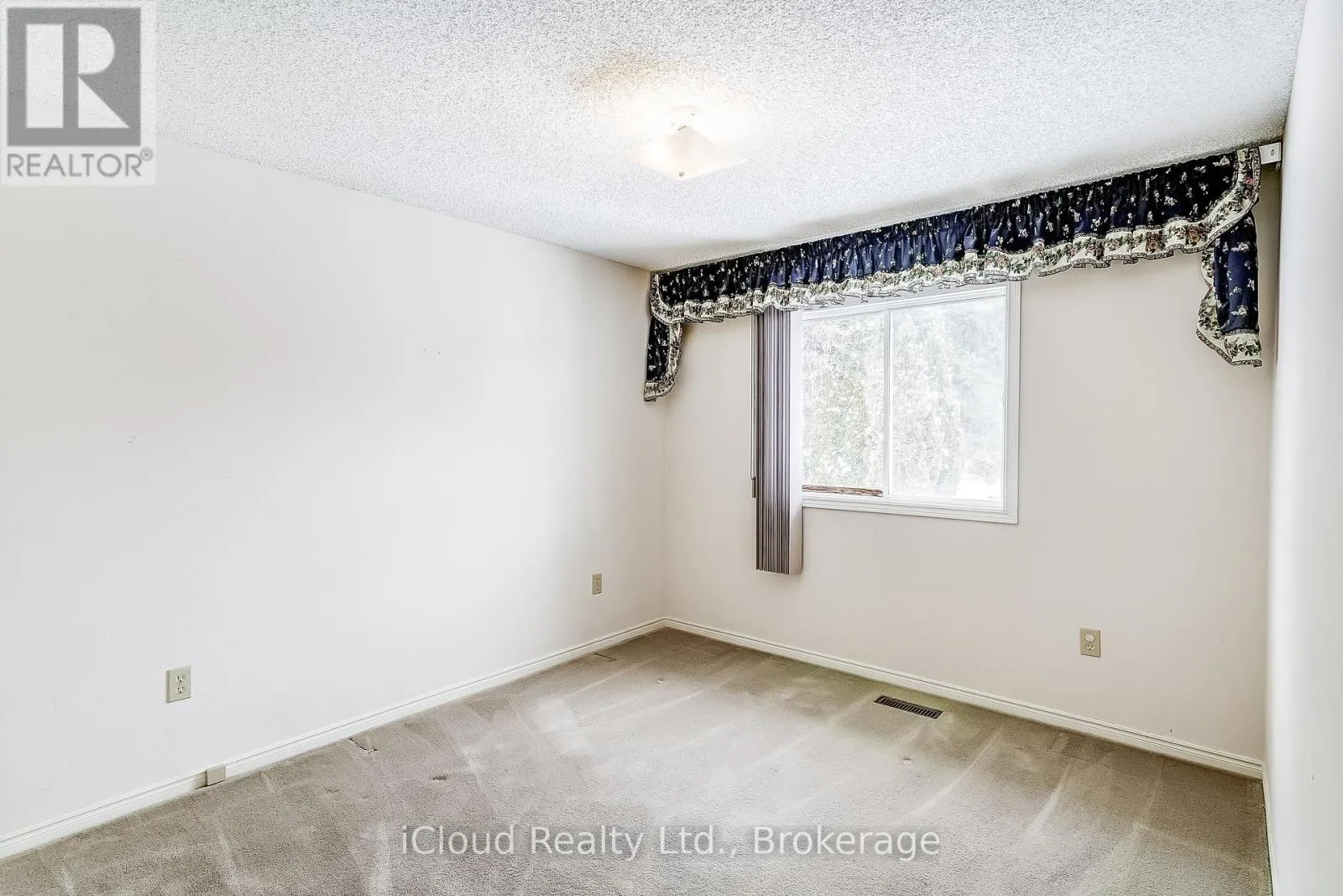 2 BALSAM CT COURT S