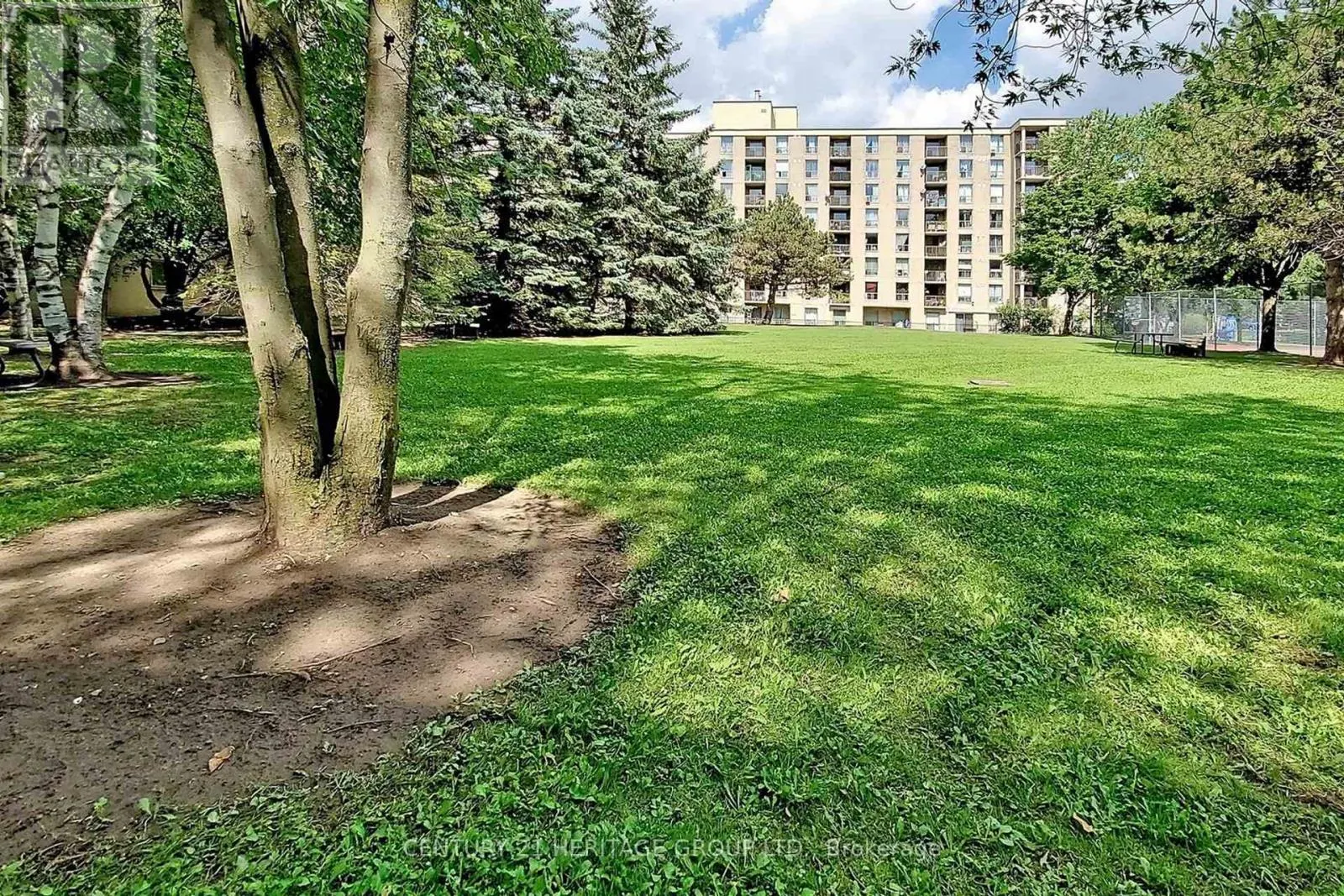 622 - 326 MAJOR MACKENZIE DRIVE E
