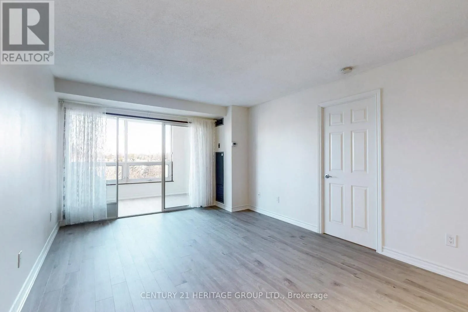 622 - 326 MAJOR MACKENZIE DRIVE E