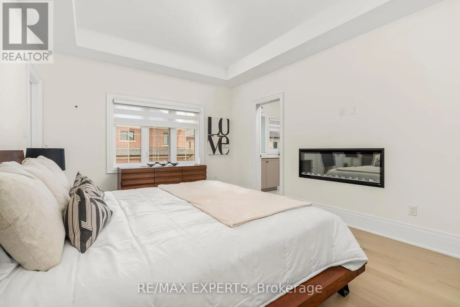 17 KINBURN CRESCENT