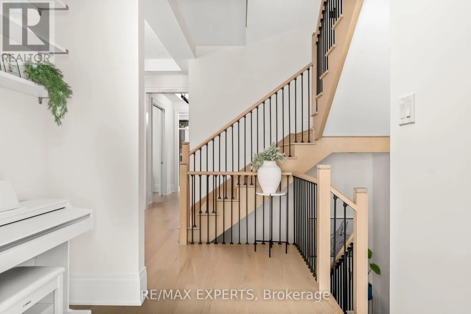 17 KINBURN CRESCENT