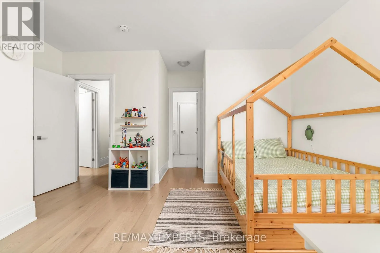 17 KINBURN CRESCENT