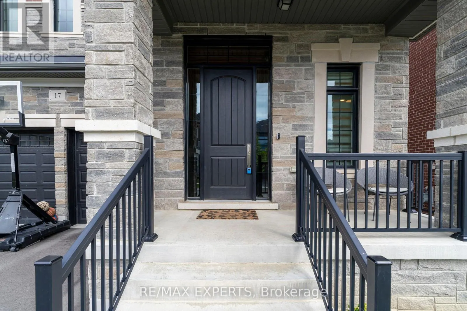 17 KINBURN CRESCENT