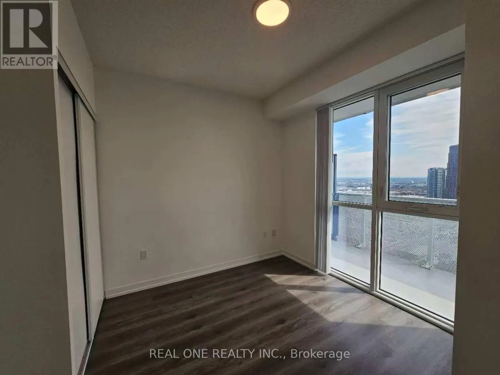 3908 - 28 INTERCHANGE WAY