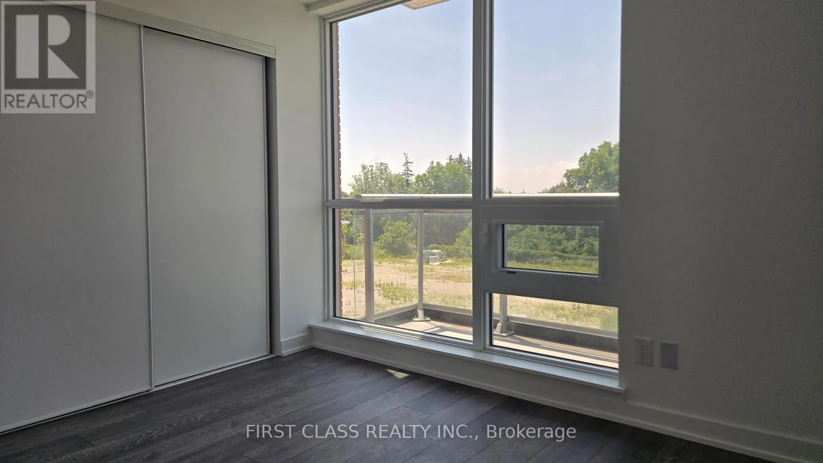 211 - 8888 YONGE STREET