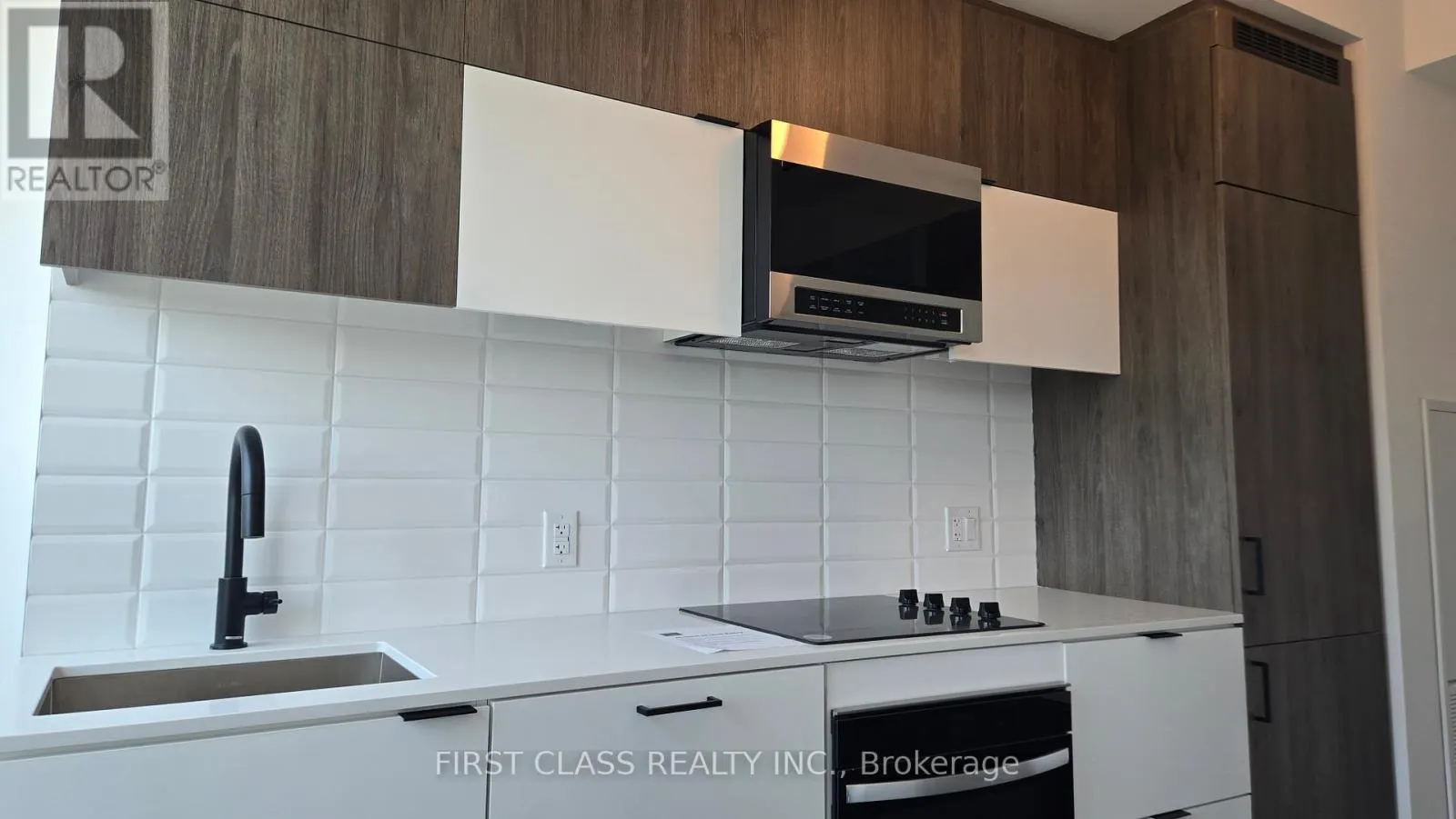 211 - 8888 YONGE STREET