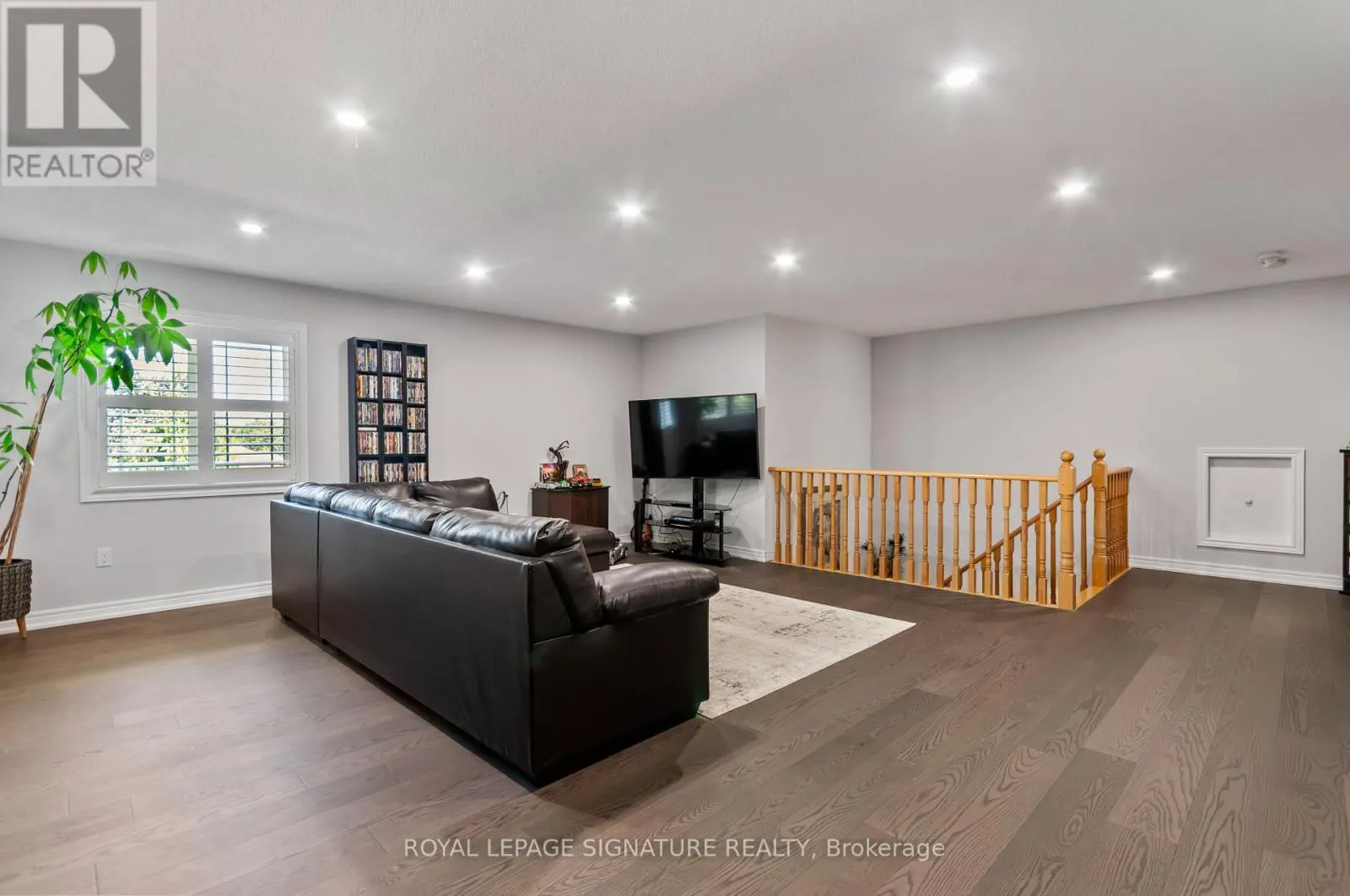 80 SHARPE CRESCENT