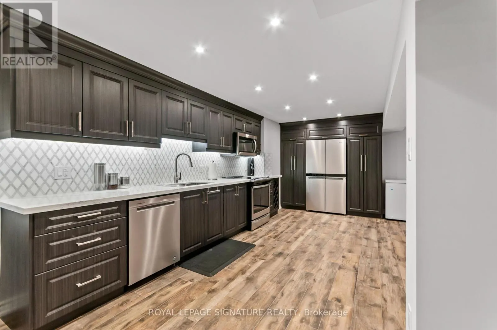 80 SHARPE CRESCENT