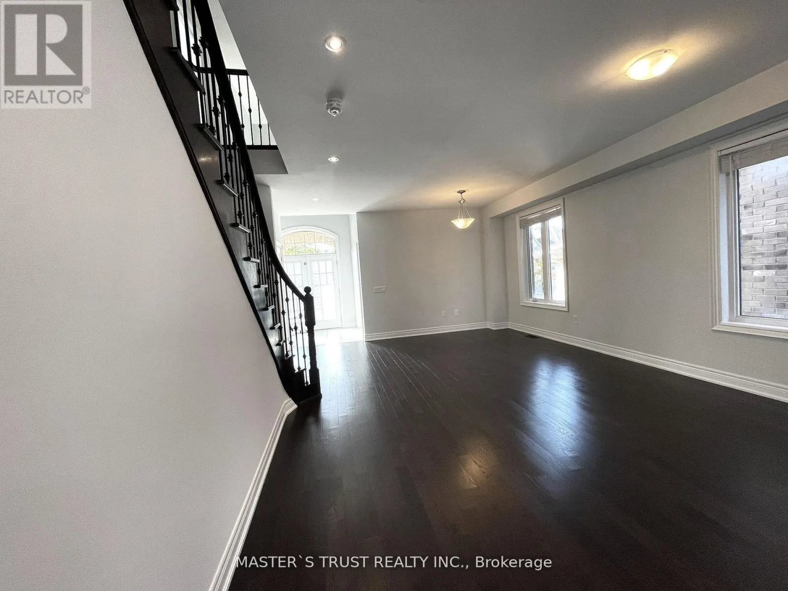 18 CLIFFORD FAIRBARN DRIVE