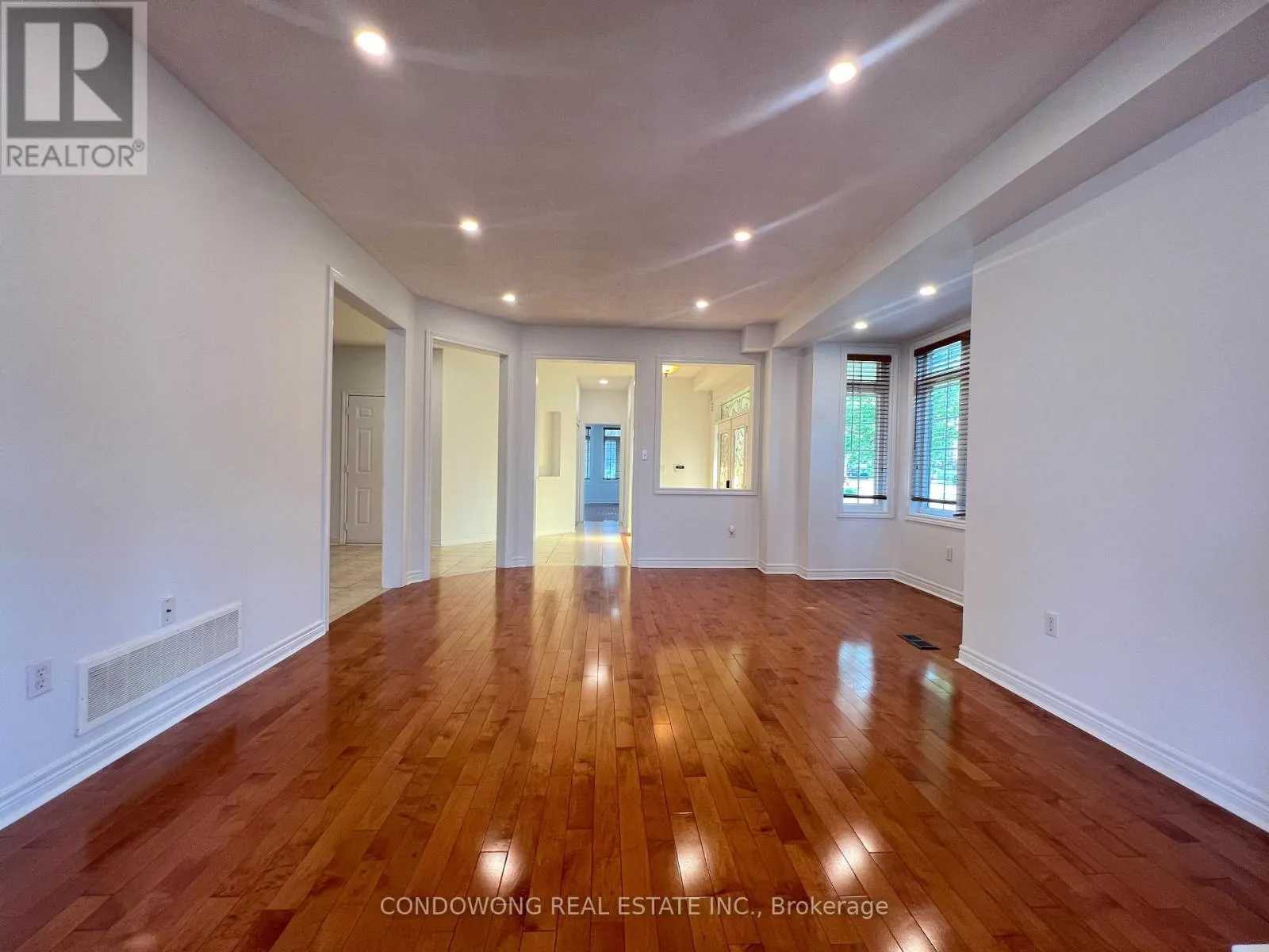 194 AUTUMN HILL BOULEVARD