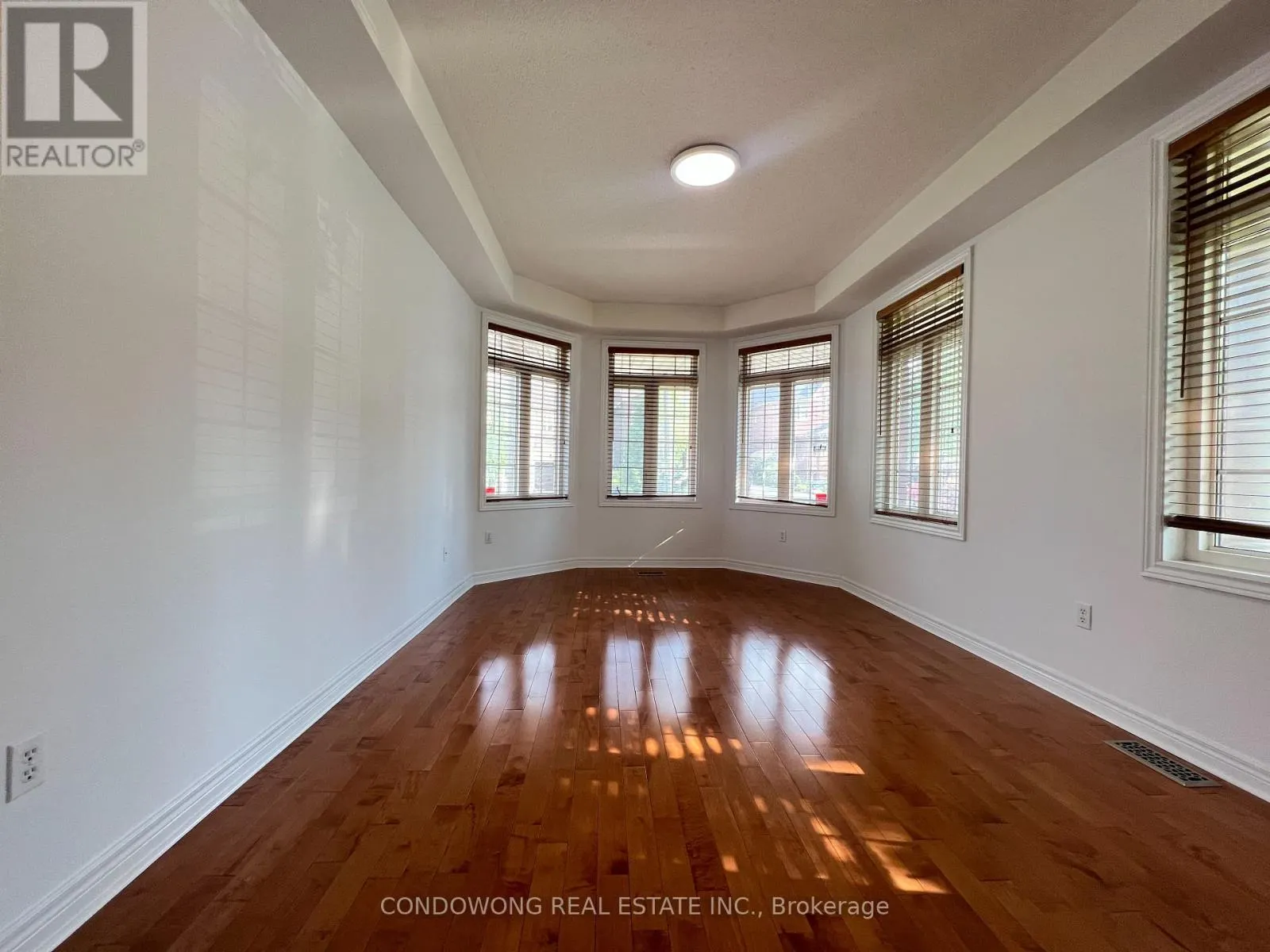194 AUTUMN HILL BOULEVARD