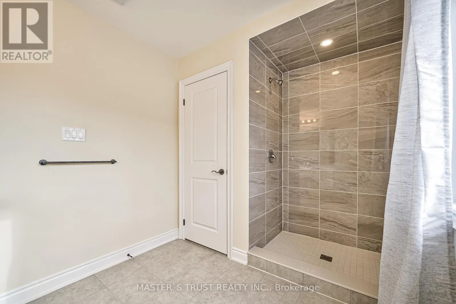 126 LORNE THOMAS PLACE