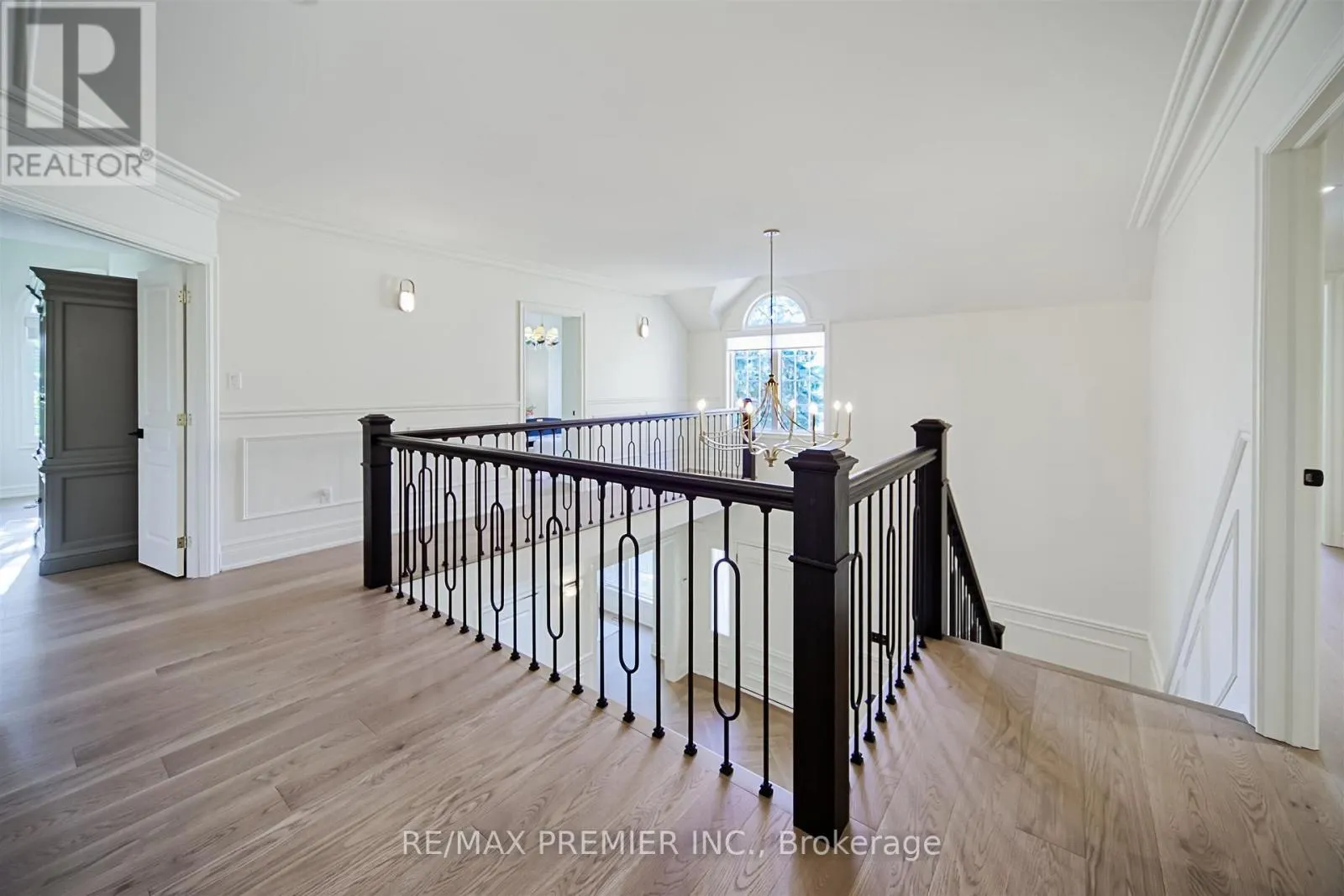 115 SOUTHLAWN DRIVE