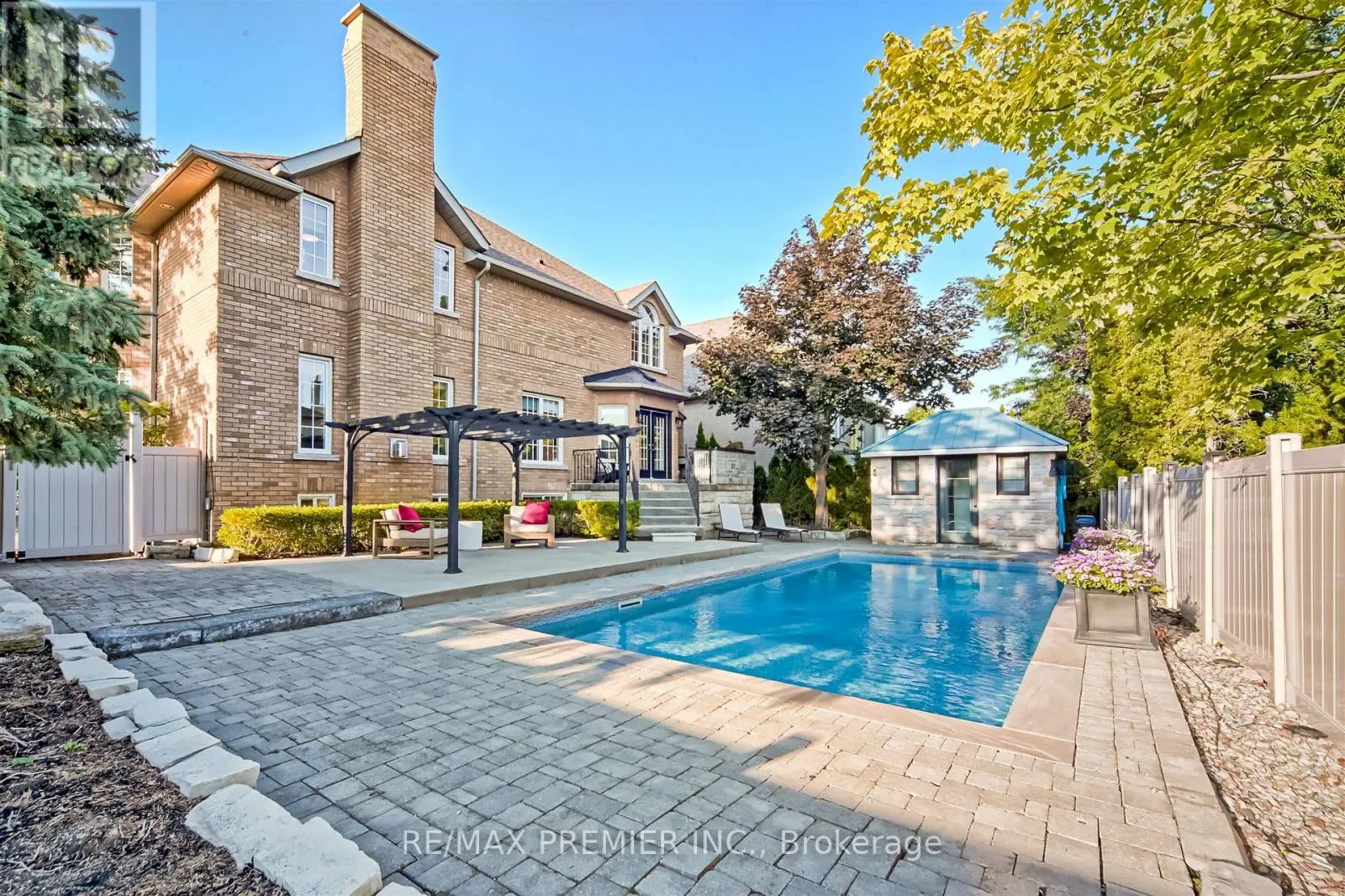 115 SOUTHLAWN DRIVE