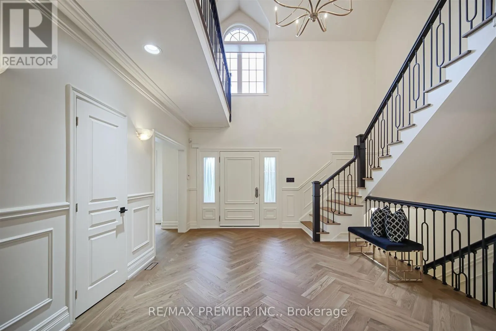 115 SOUTHLAWN DRIVE
