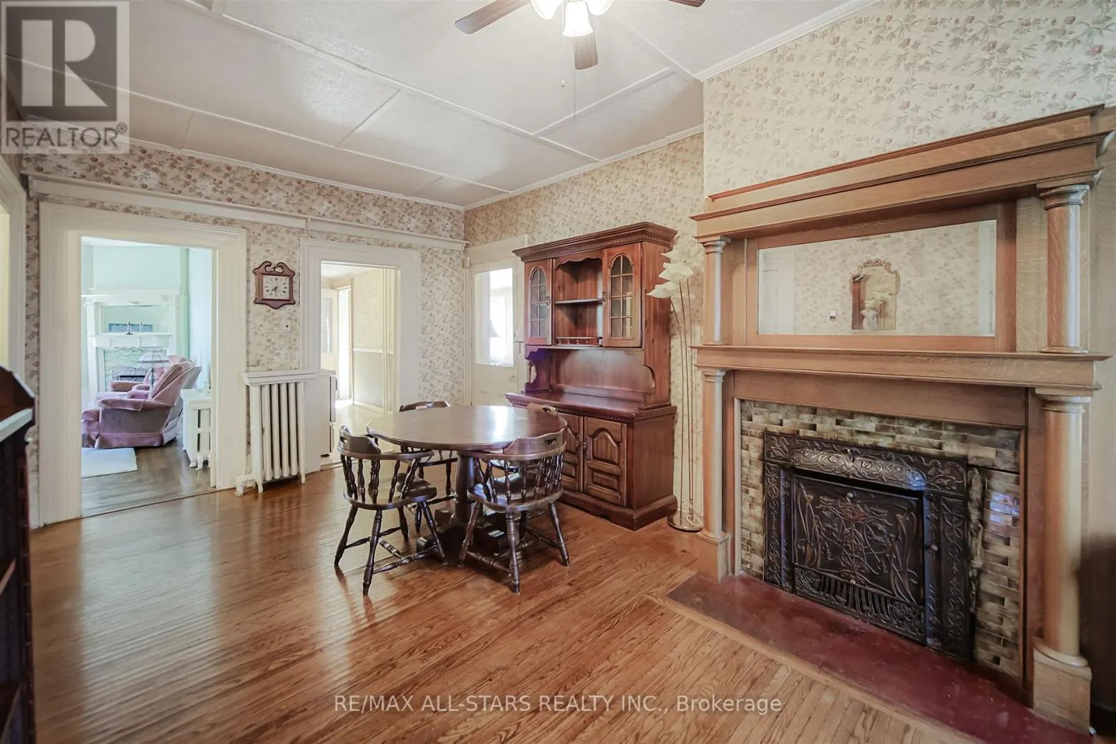 56 BROCK STREET E