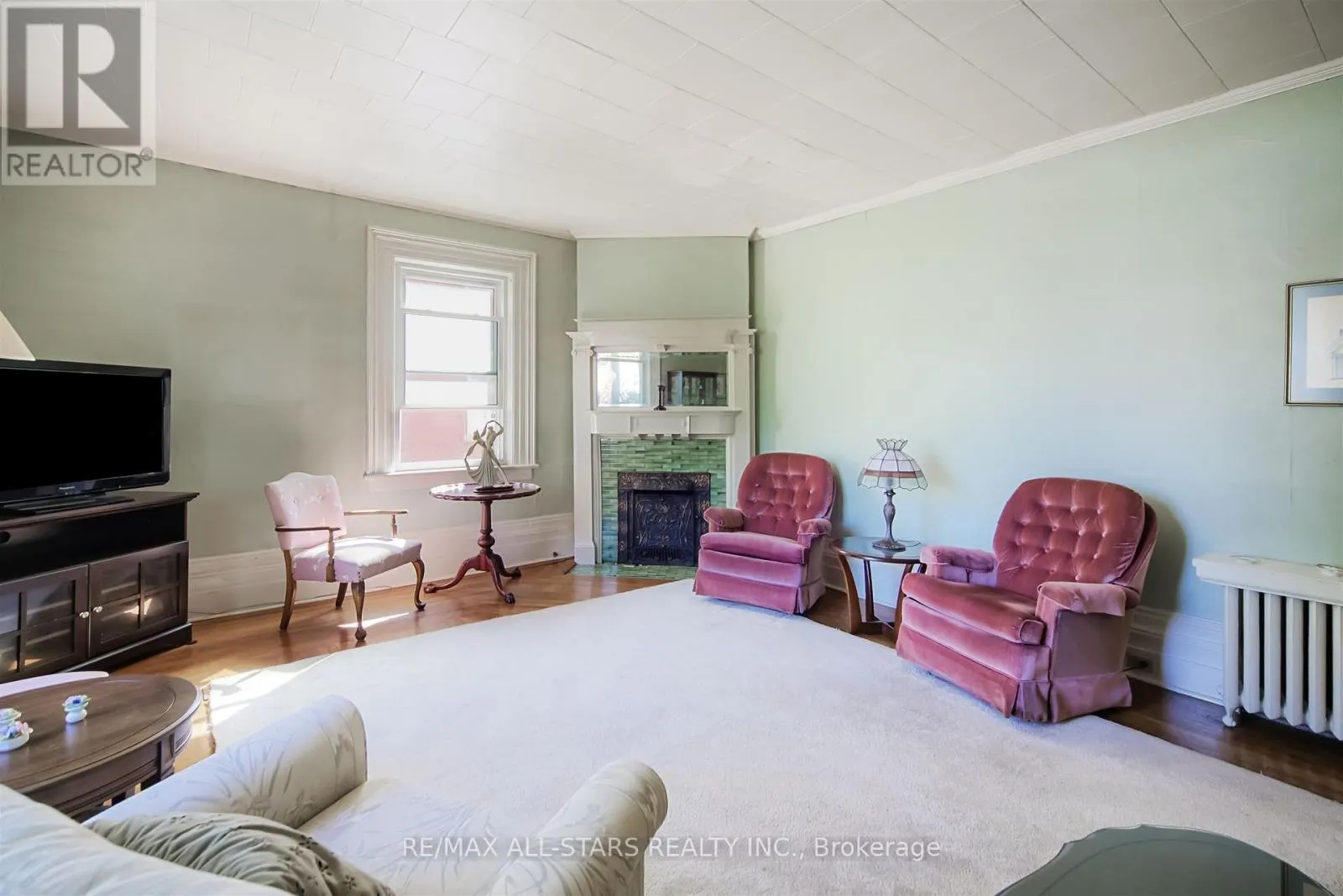 56 BROCK STREET E