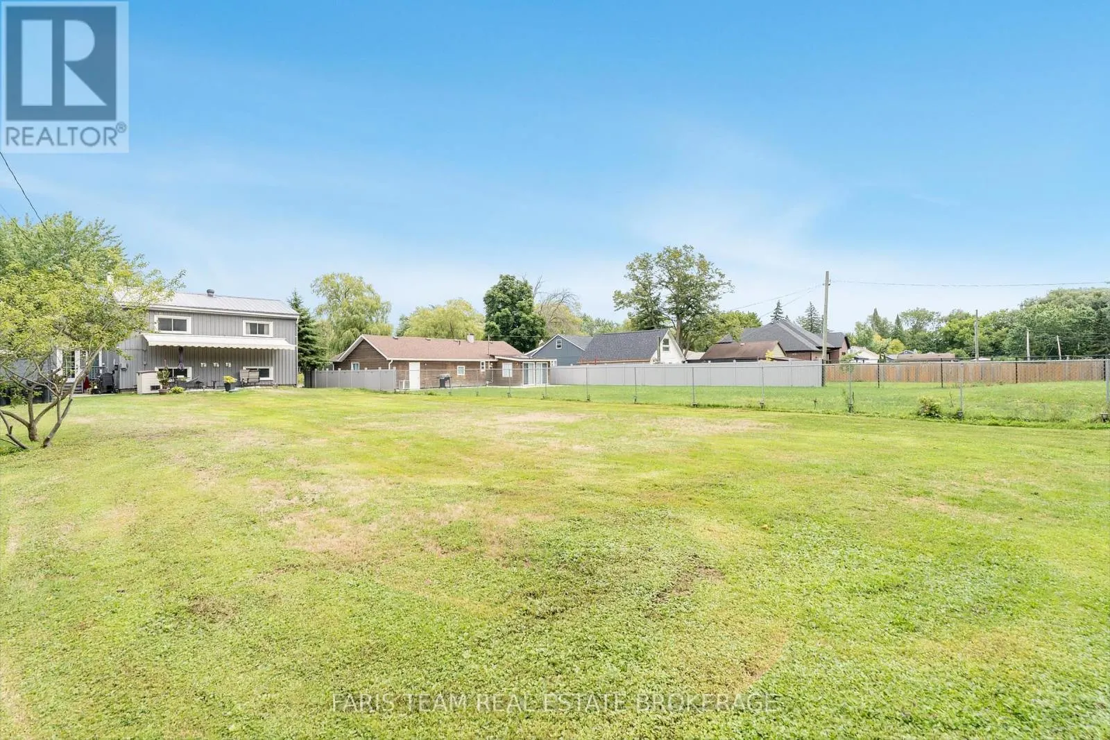 210 PARKVIEW DRIVE
