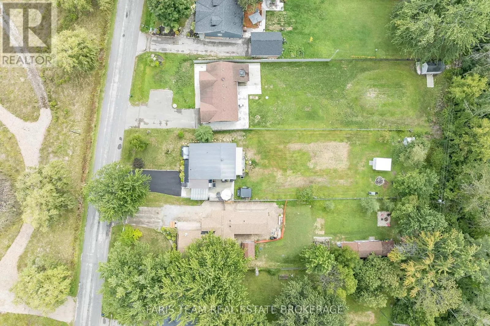 210 PARKVIEW DRIVE