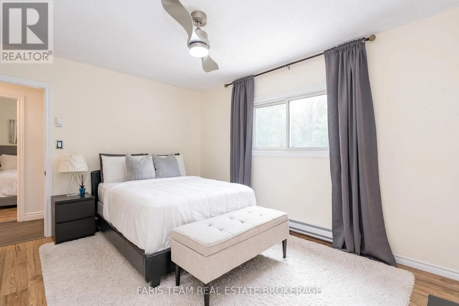 210 PARKVIEW DRIVE