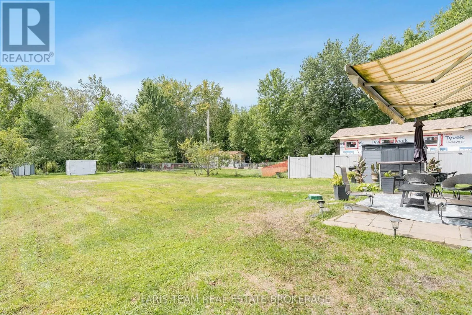 210 PARKVIEW DRIVE