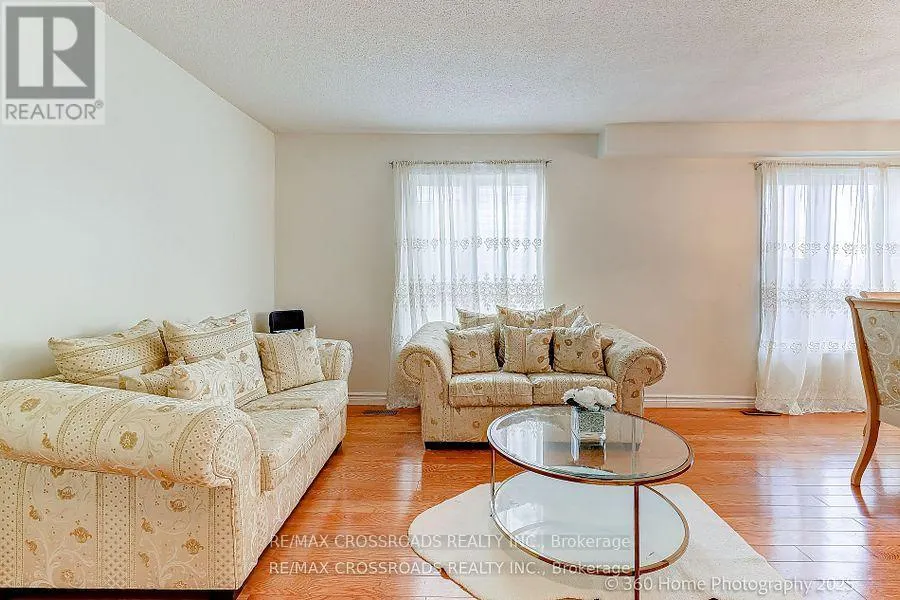 29 BILLINGSLEY CRESCENT