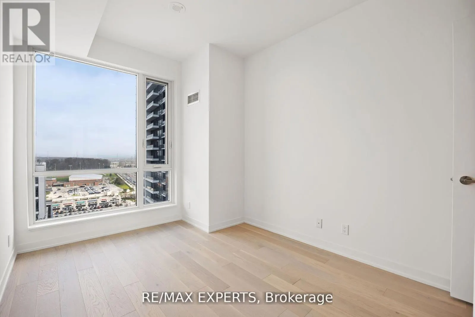 1425A - 7950 BATHURST STREET