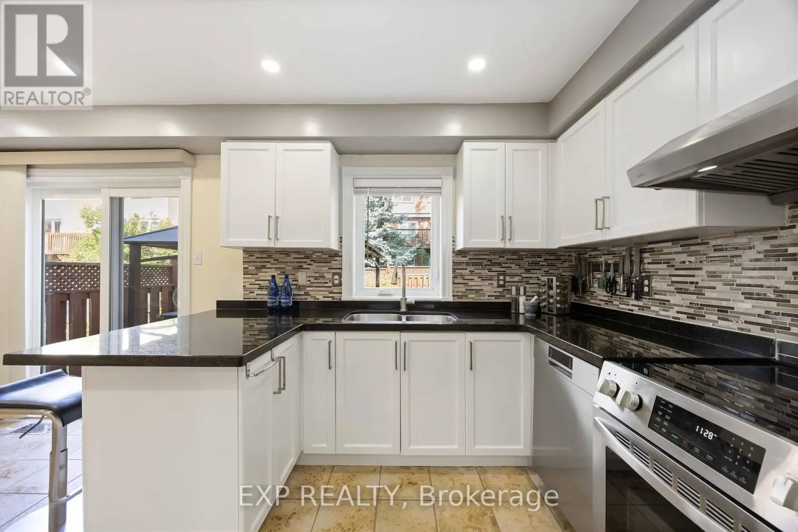 123 SASSAFRAS CIRCLE
