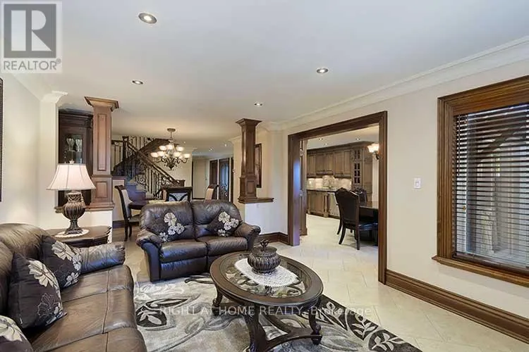 166 ROYALPARK WAY