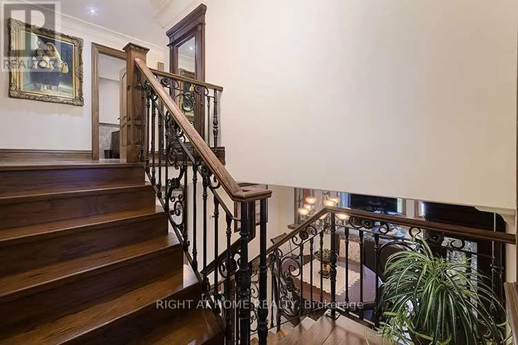 166 ROYALPARK WAY