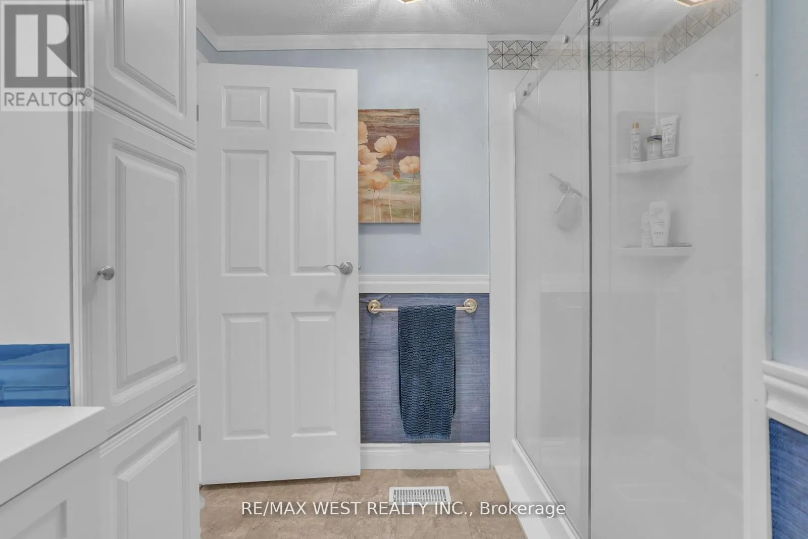 23 LINDEN LANE