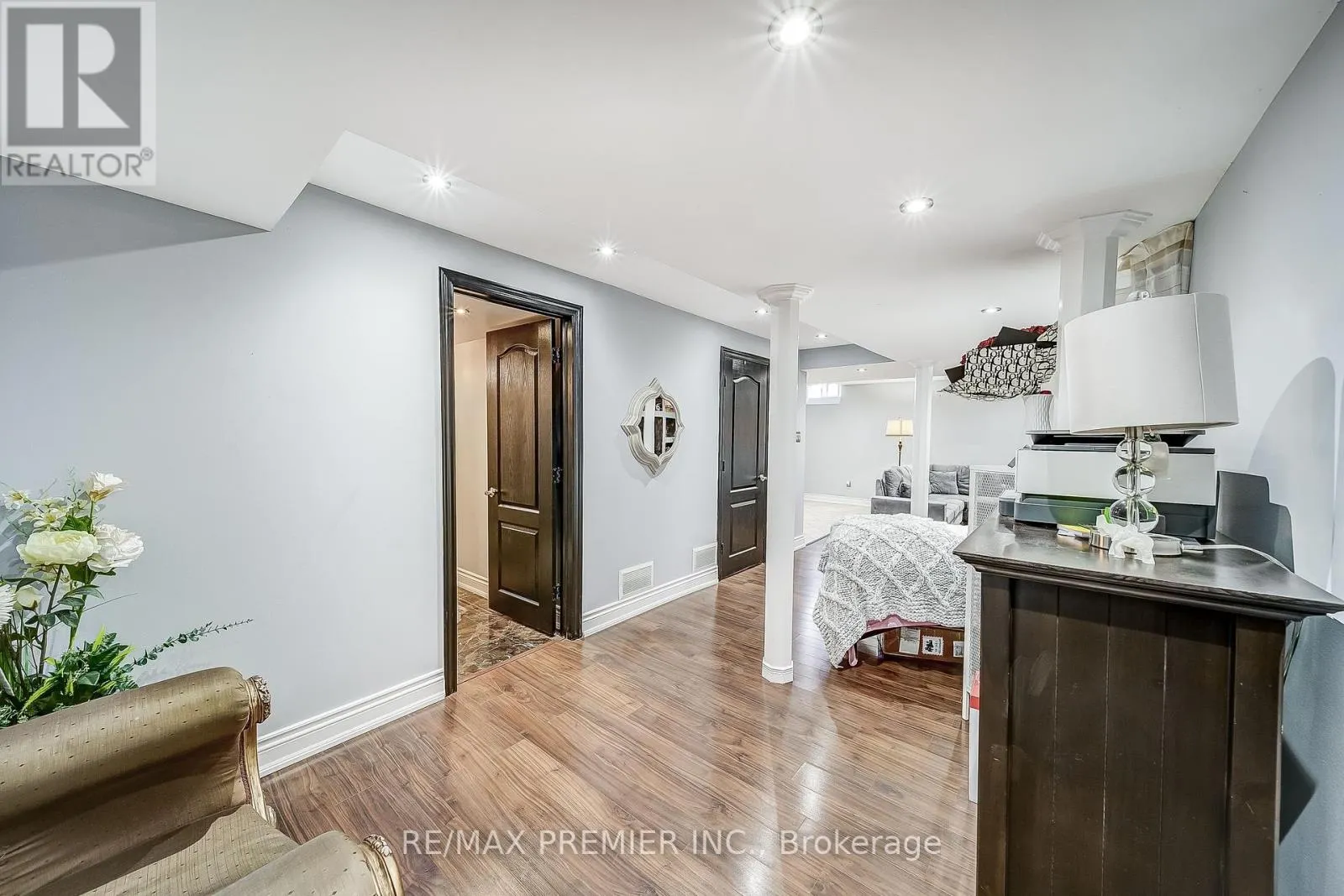 17 MASSIMO DRIVE