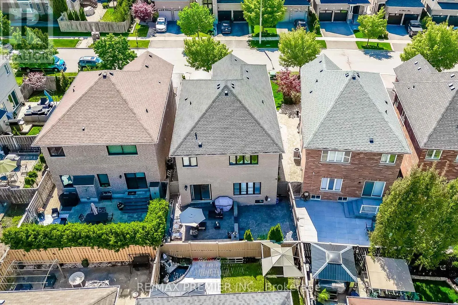 17 MASSIMO DRIVE