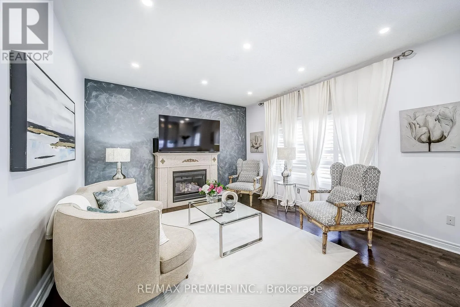 17 MASSIMO DRIVE