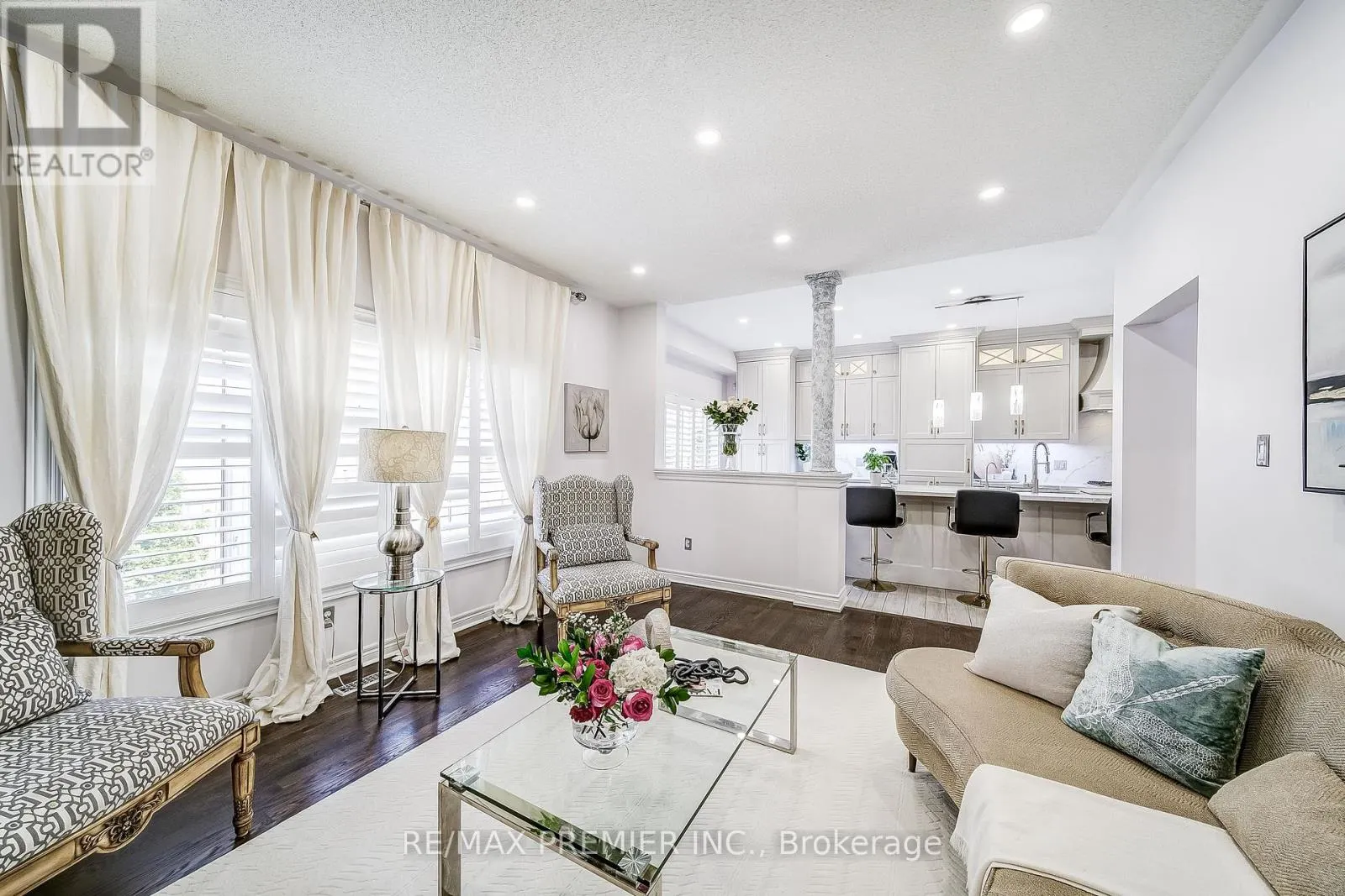 17 MASSIMO DRIVE