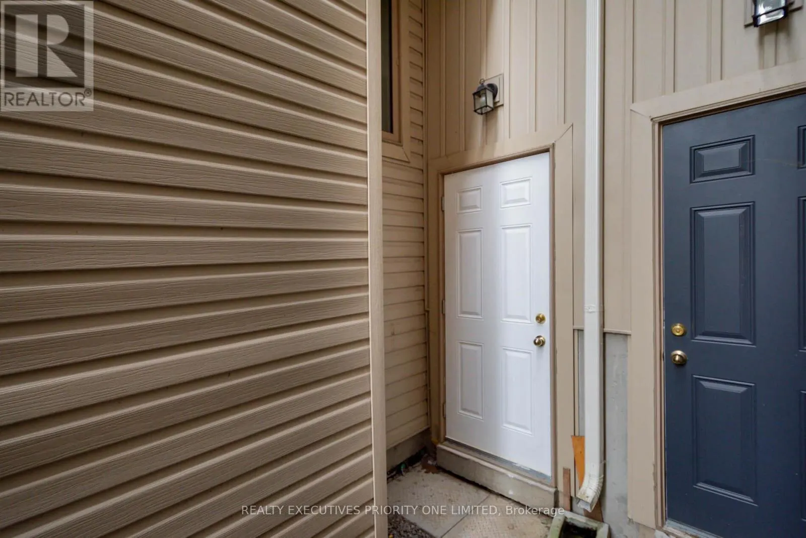 47 GREENWOOD DRIVE