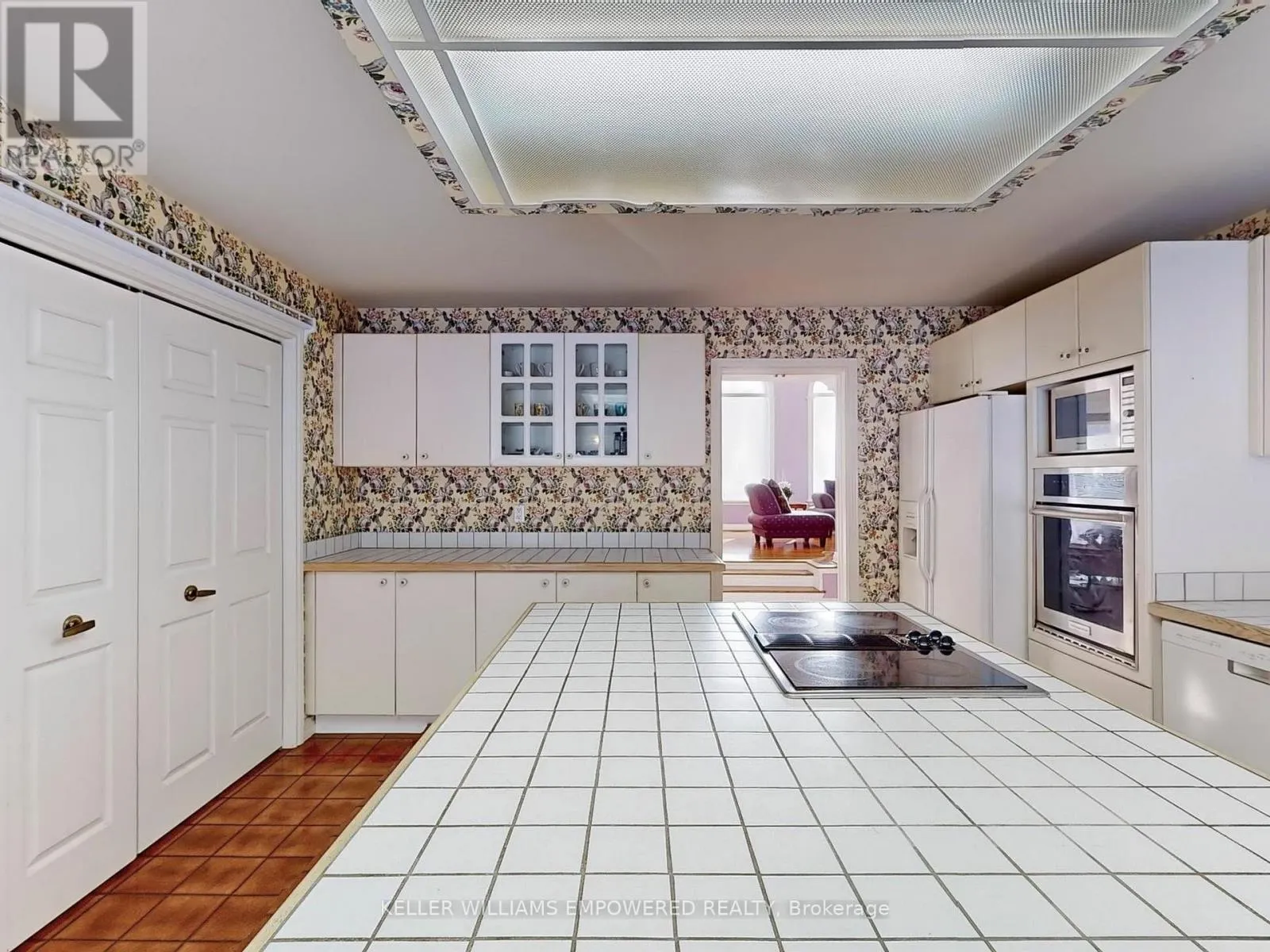 315 WOODLAND ACRES CRESCENT