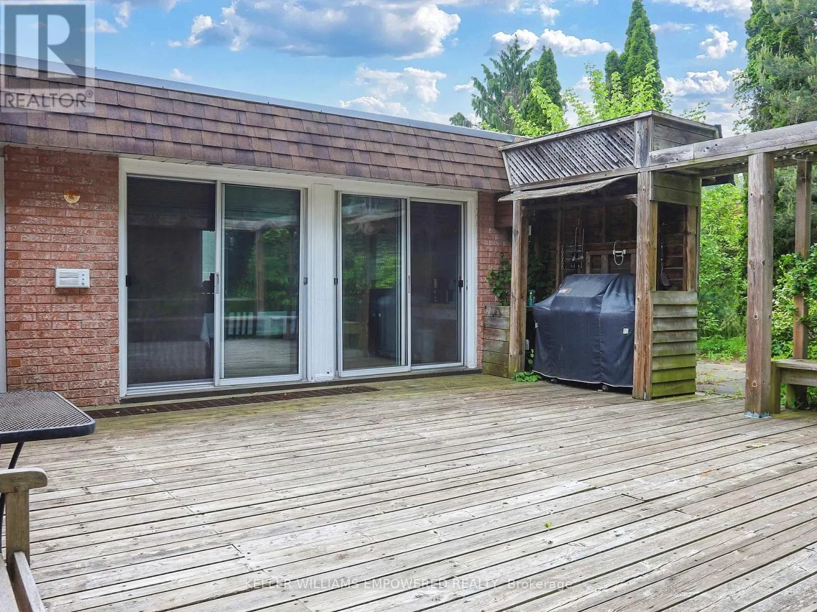 315 WOODLAND ACRES CRESCENT