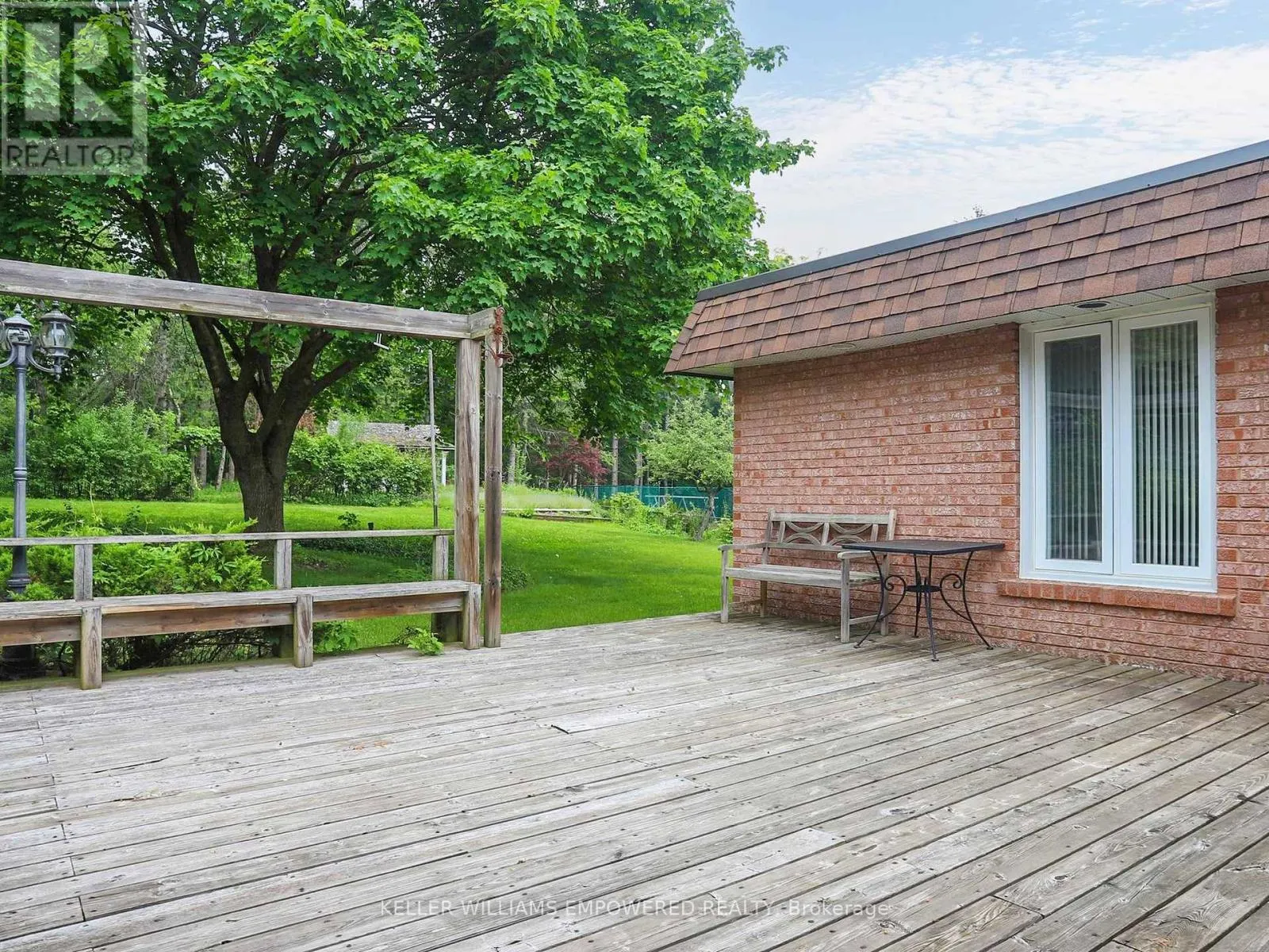 315 WOODLAND ACRES CRESCENT