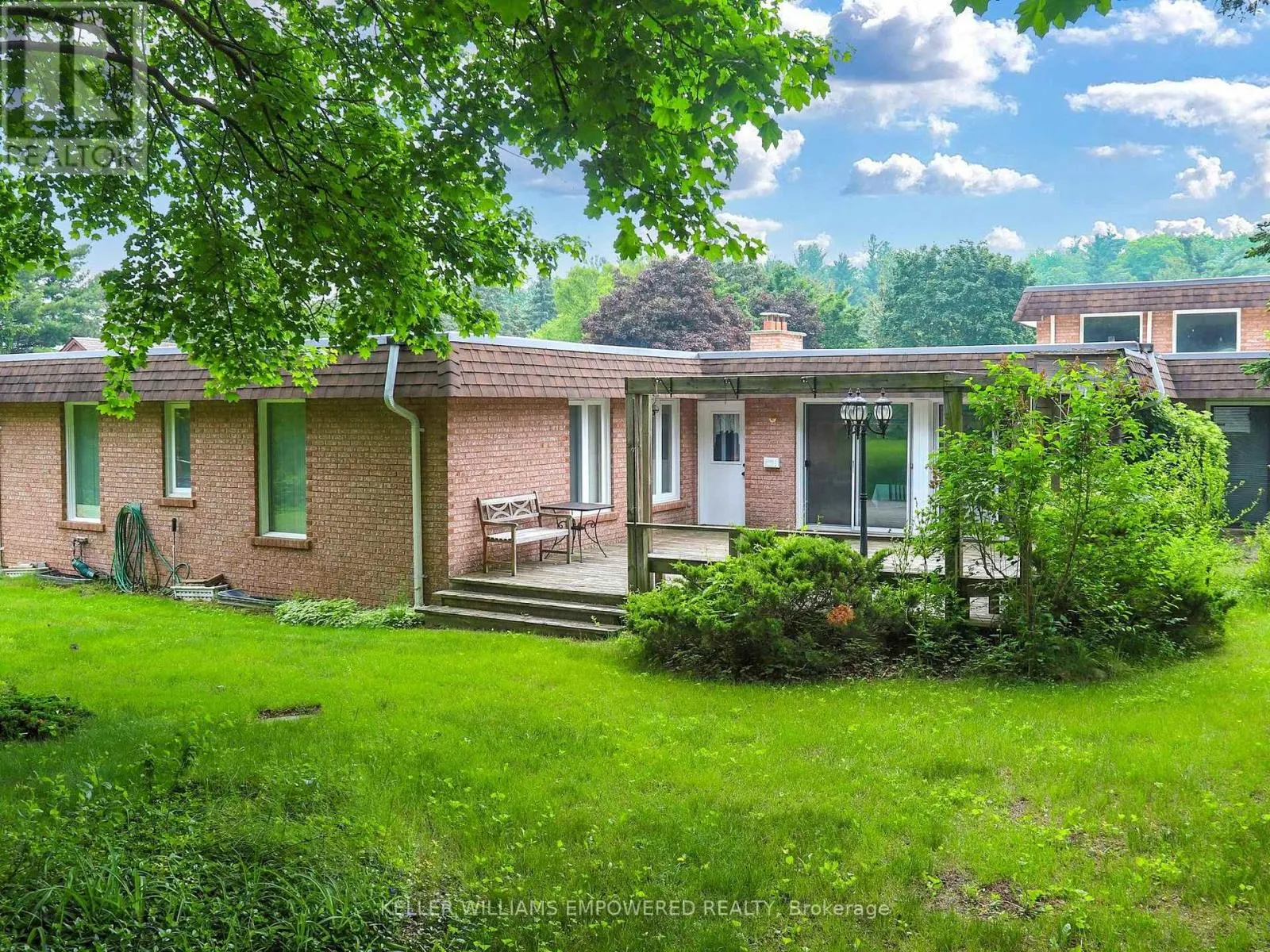 315 WOODLAND ACRES CRESCENT