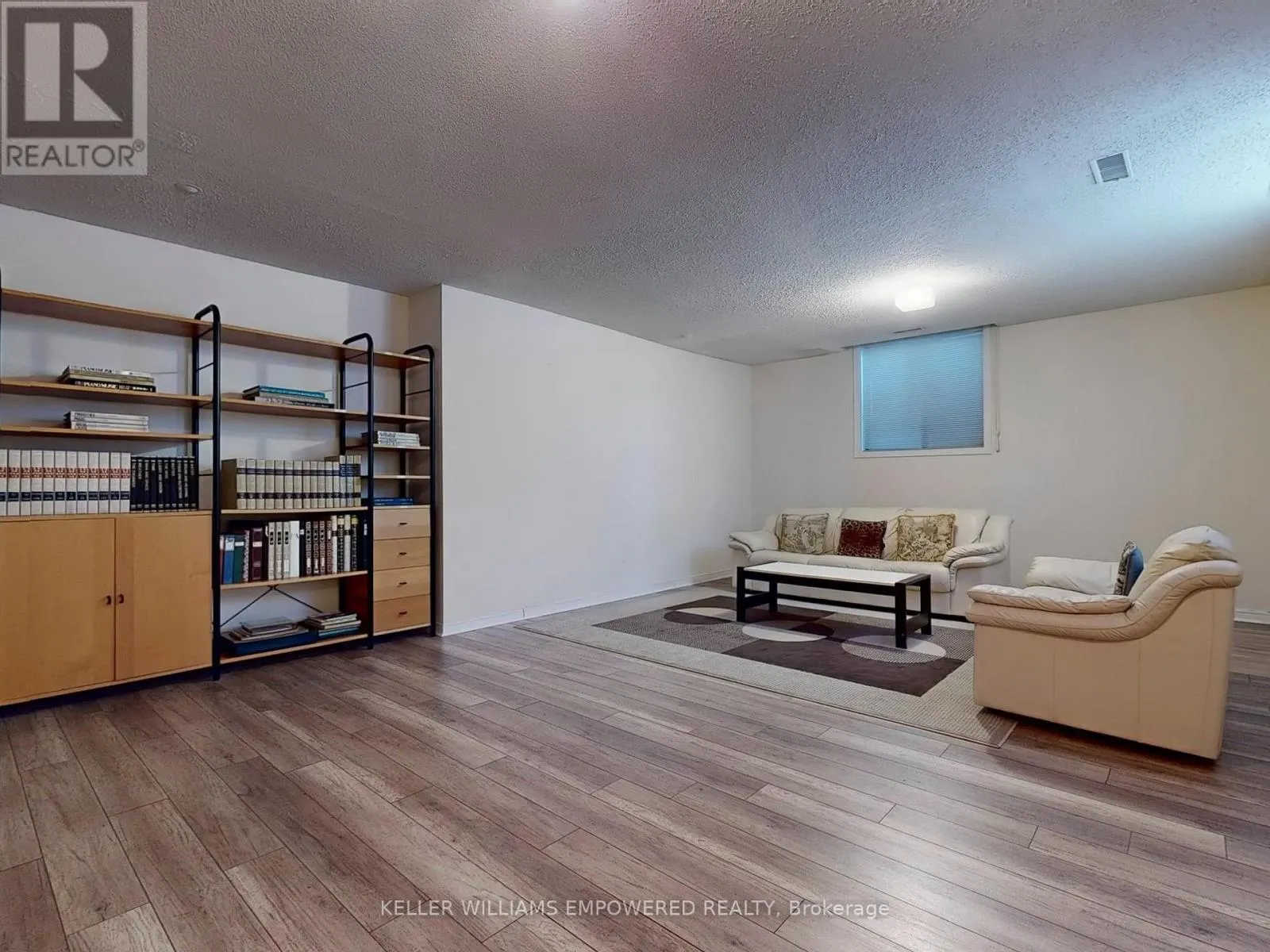315 WOODLAND ACRES CRESCENT