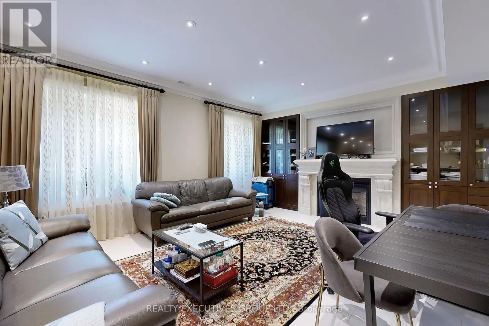 169 BAY THORN DRIVE