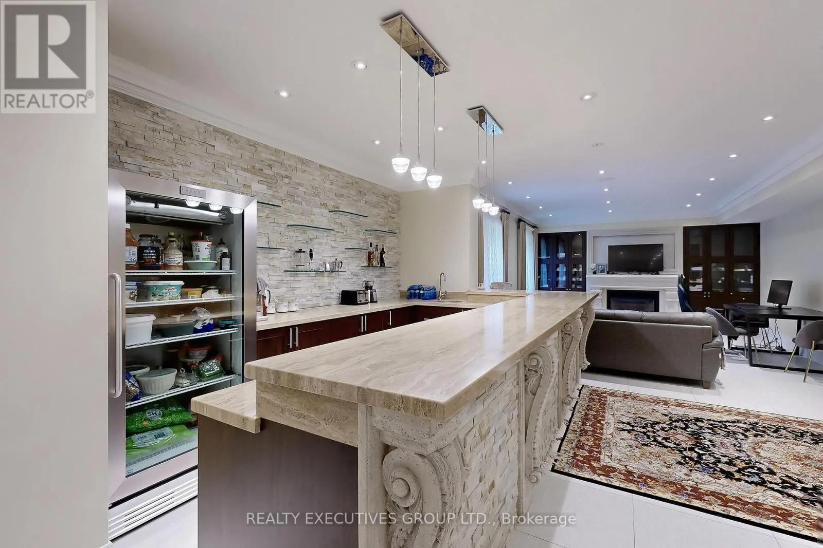 169 BAY THORN DRIVE